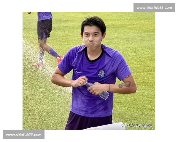 销售型后卫 争议：于根伟为何为李嗣镕正名？